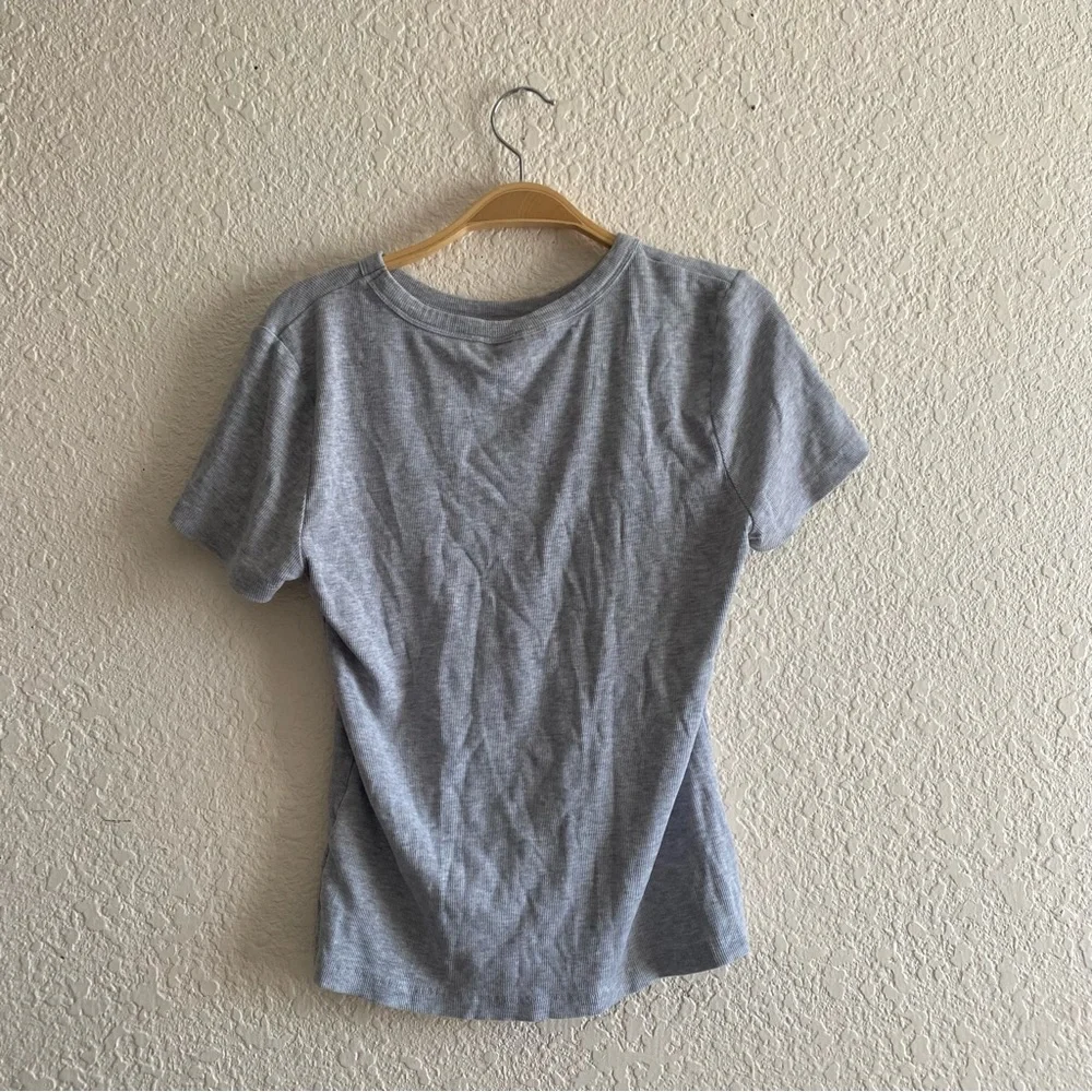 H&M Basic Gray Ribbed Shirt - Picture 2 of 5